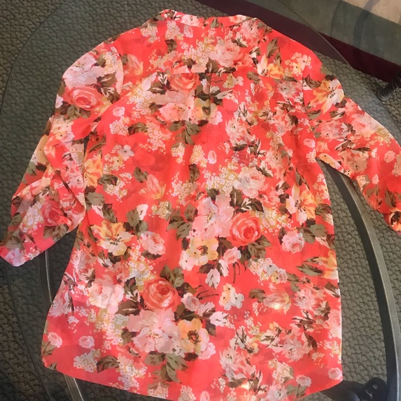 Peach flower blouse - Picture 4 of 6
